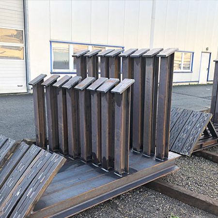 Trägerkonsolen für Pumpenstation