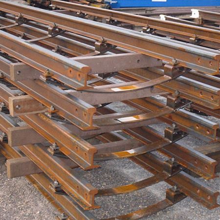 Tunnelgleis mit Bogenschwellen